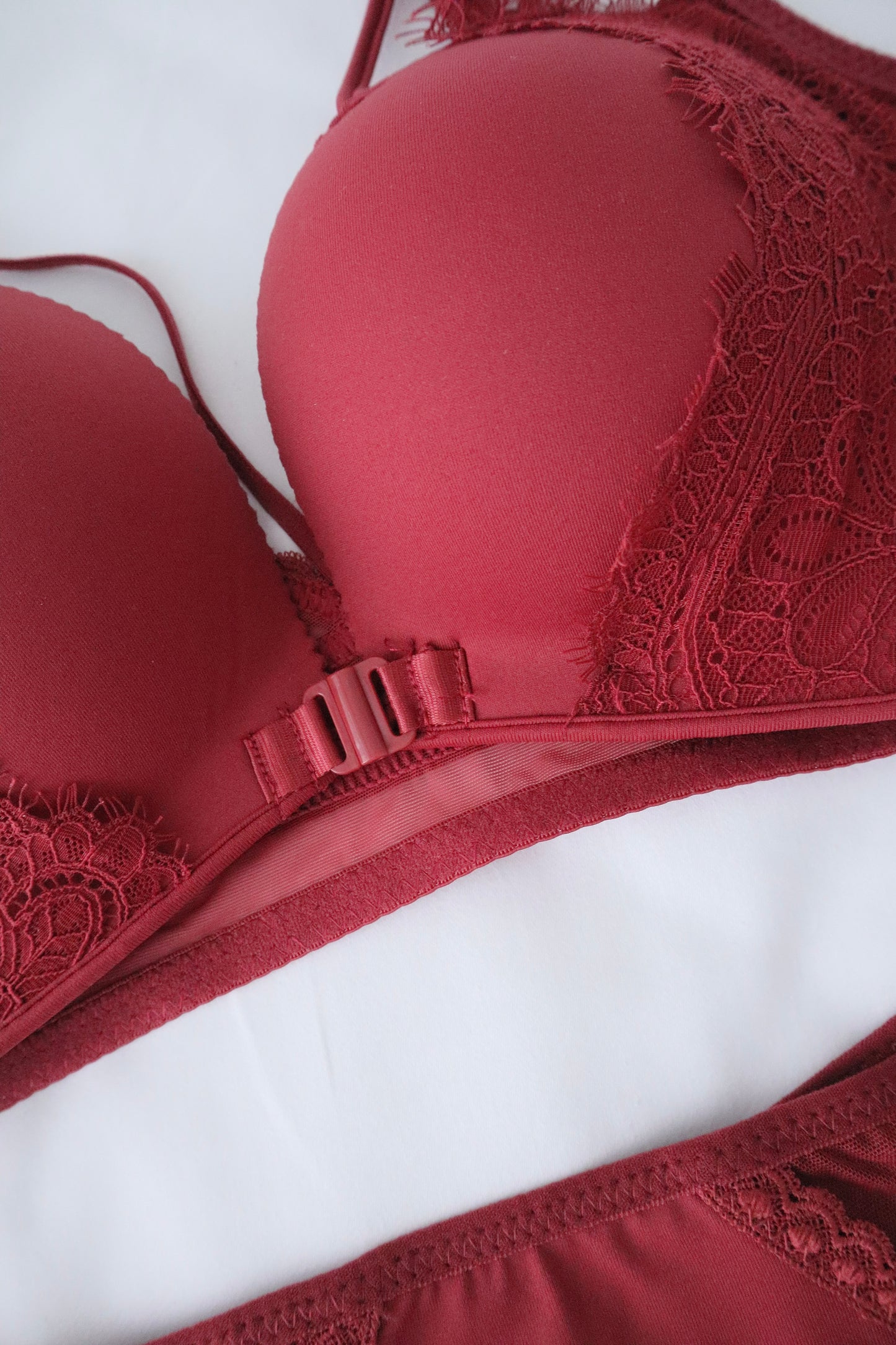 front clasp sexy-V bra